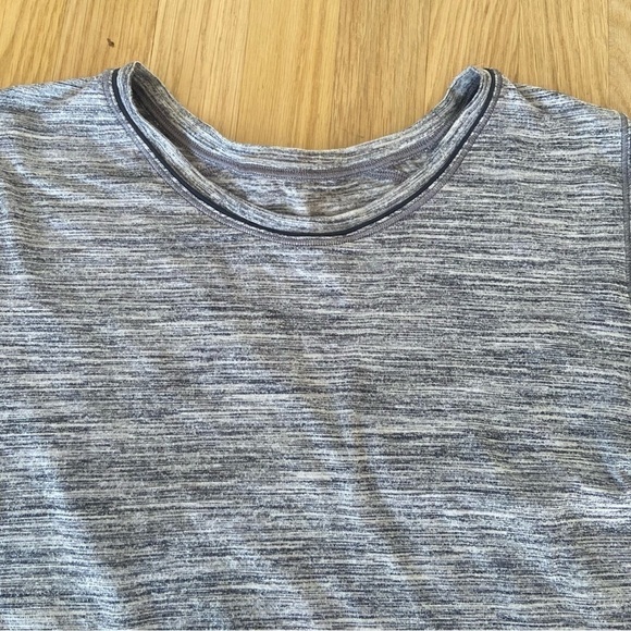Lululemon Another Mile Short Sleeve size 8 - Picture 6 of 6